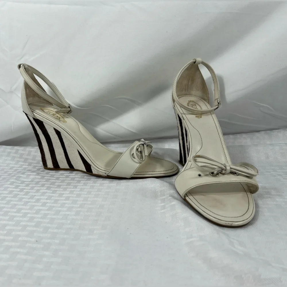 7194: Tod’s White Leather Zebra Pony Hair Wedge Sandals Size 10 Made in Italy